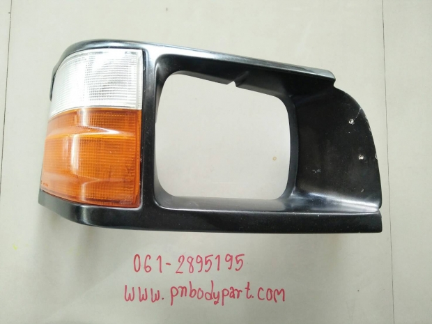 ขอบไฟหน้าขวา  HiAce H15