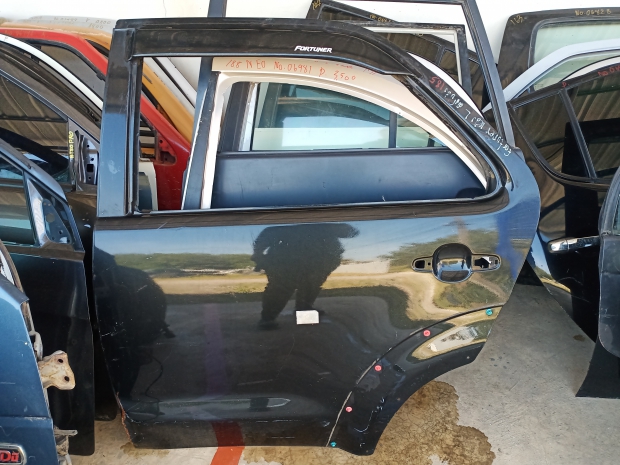 P.ประตูหลังซ้ายfortuner View 1