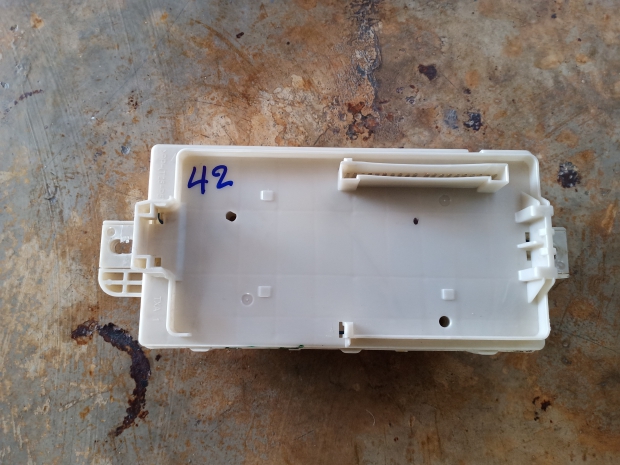 กล่องฟิวส์ในคอลโซลรับกล่องETAC  Z.O-1 K. View 1