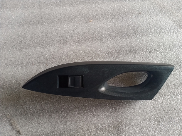 P. สวิทช์กระจกประตูหลังซ้าย Yaris ปี 2014.  Z.สวิทกระจก