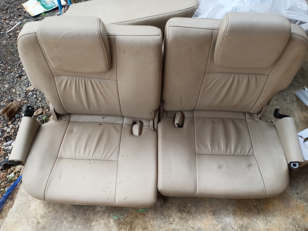 P. เบาะแถว 3 Fortuner ปี 05.  Z. เบาะ View 1