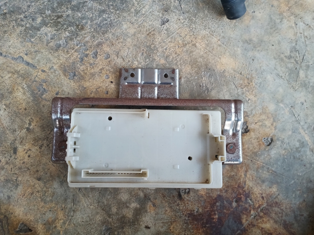 P. กล่องฟิวส์รับกล่อง Etac Triton.    Z. กล่องETAC View 1